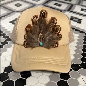 NWOT - Western Truckers Hat with 🪶pheasant feathers